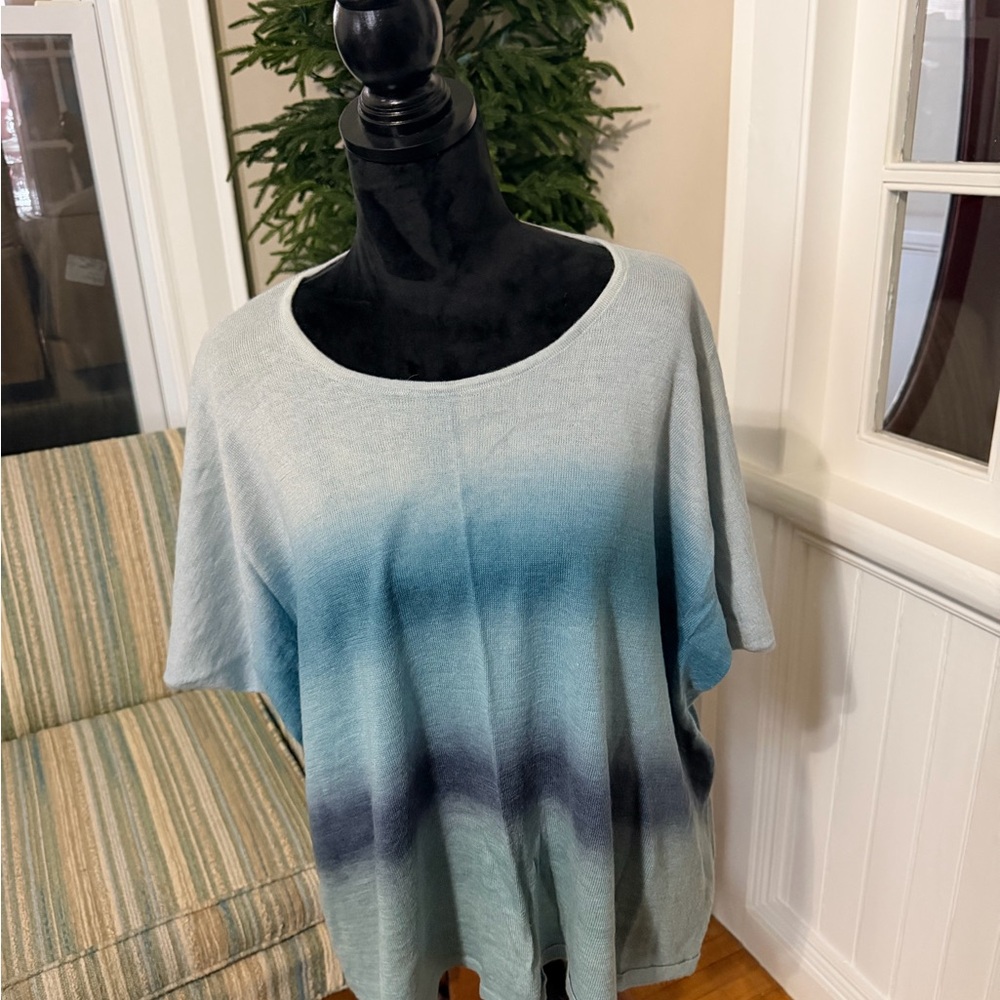 Peruvian Connection Blue Gradient Short Sleeve Top